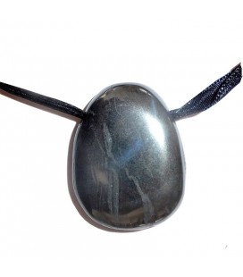 Pendentif pierre plate hématite vendu avec cordon
