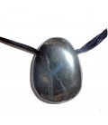Pendentif pierre plate hématite vendu avec cordon